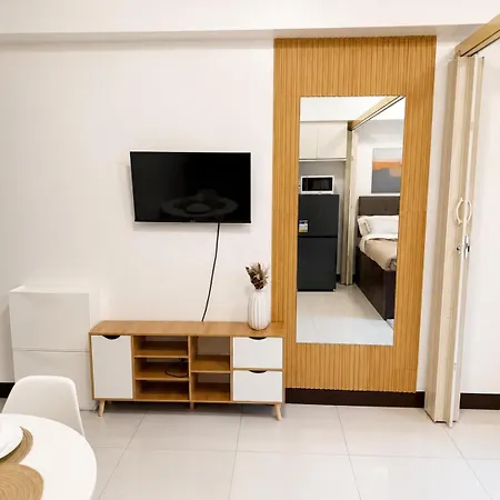 Condo In Mckinley Near Bgc & Airport